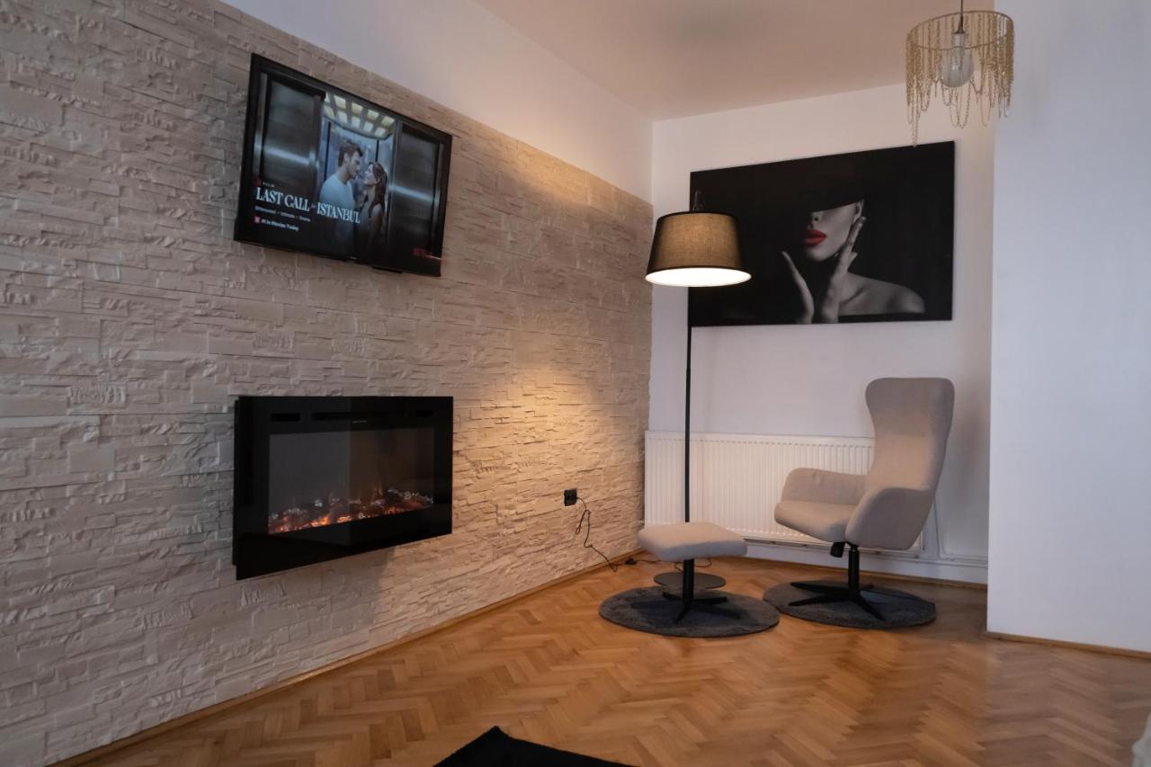 Casa Basarab Brasov Hotell Eksteriør bilde