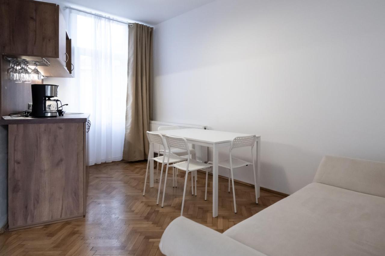 Casa Basarab Brasov Hotell Eksteriør bilde