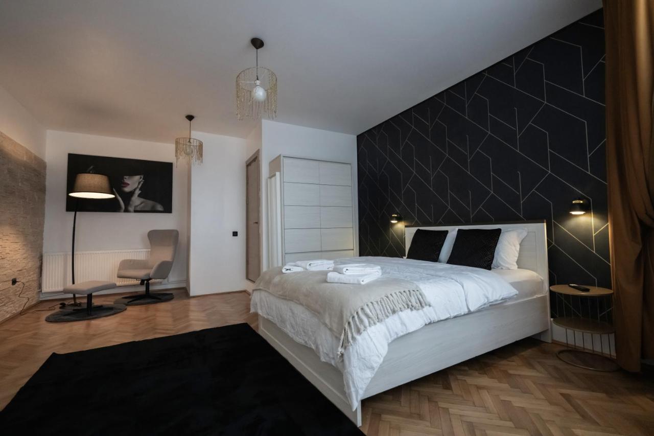 Casa Basarab Brasov Hotell Eksteriør bilde