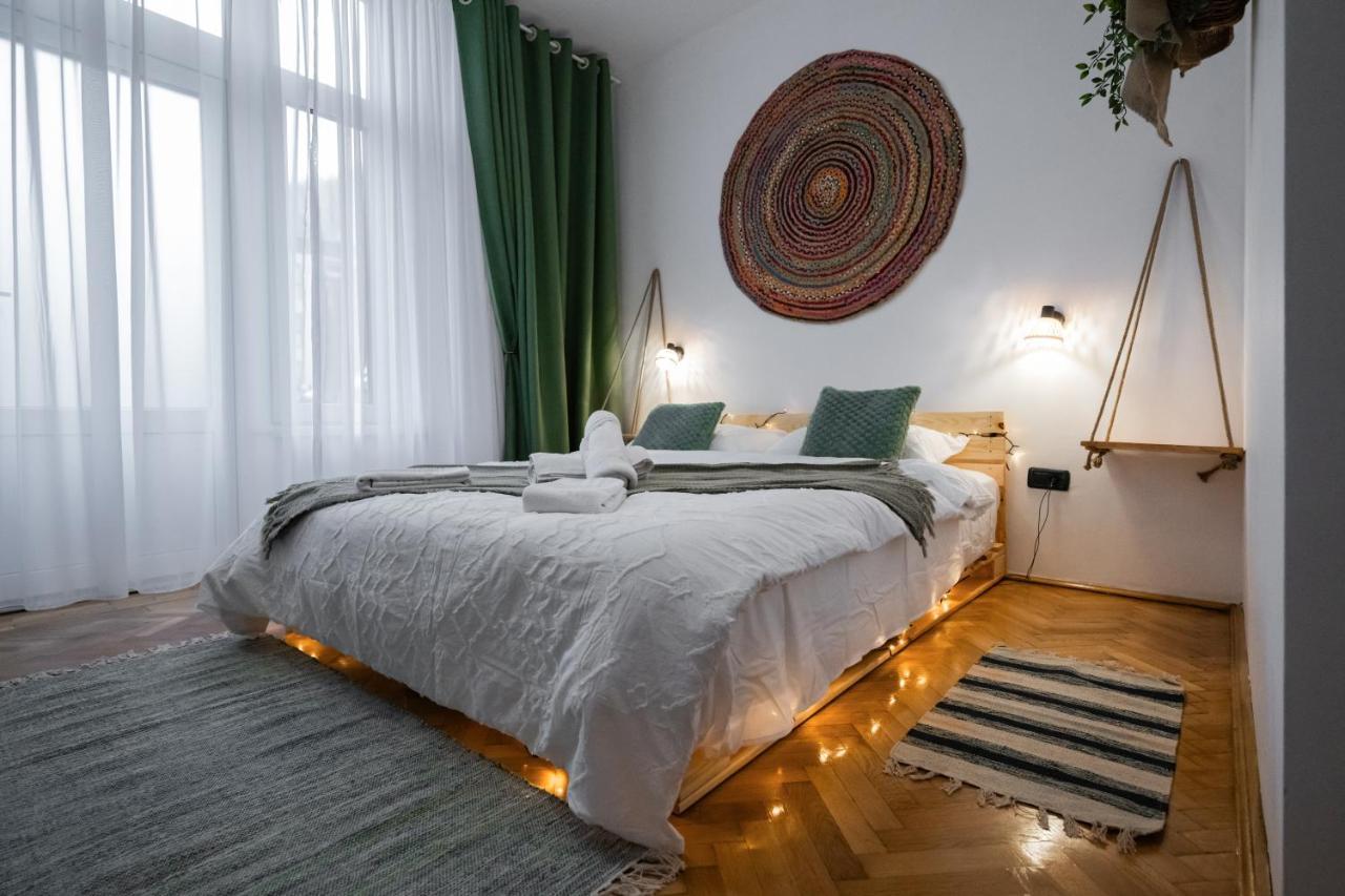 Casa Basarab Brasov Hotell Eksteriør bilde