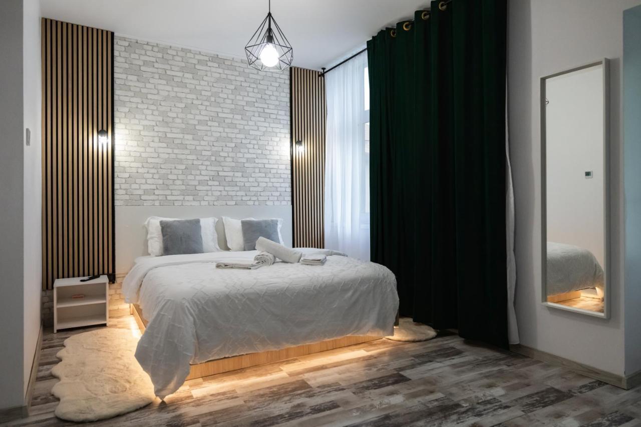Casa Basarab Brasov Hotell Eksteriør bilde
