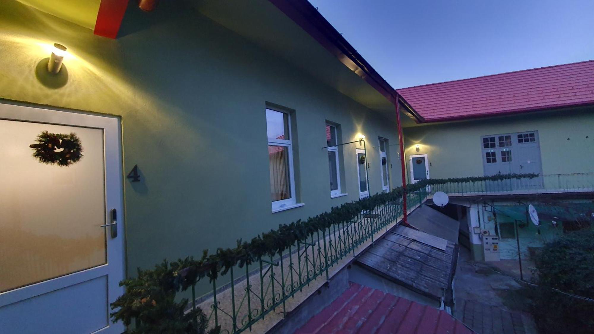 Casa Basarab Brasov Hotell Eksteriør bilde