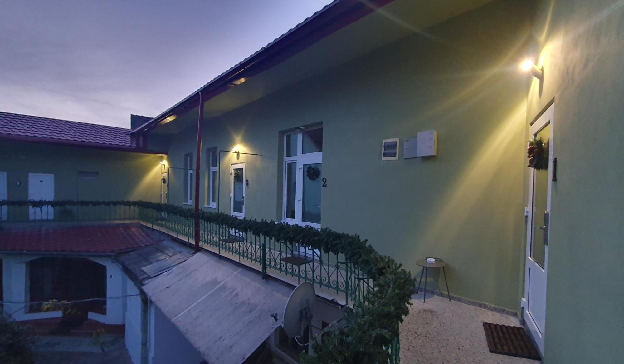 Casa Basarab Brasov Hotell Eksteriør bilde